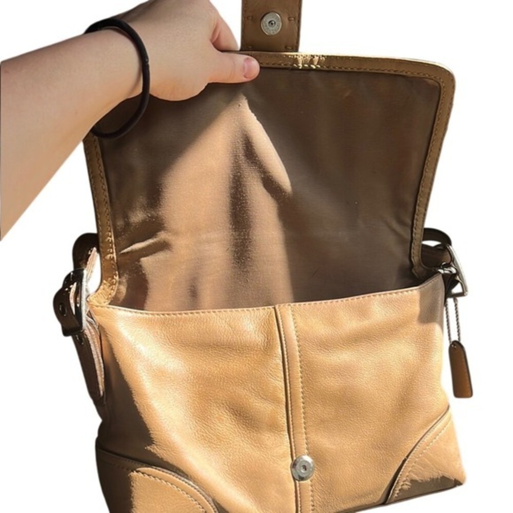 Coach Soho Buckle Flap Y2K Shoulder Bag Classic Style Leather Camel Tan Brown - Picture 6 of 13